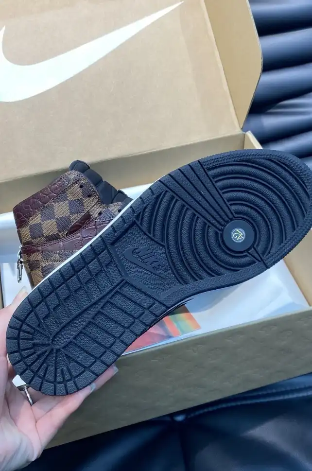 hype Louis Vuitton Sneakers