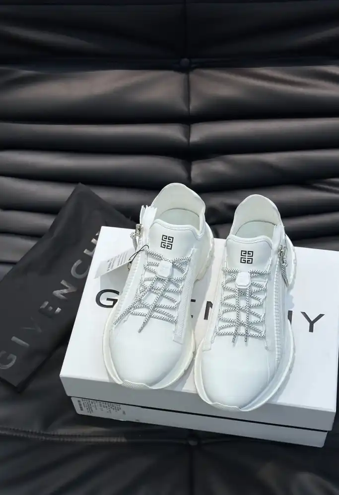 hype Givenchy Sneakers