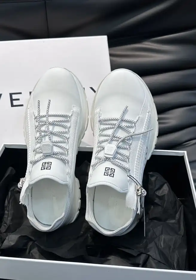 hype Givenchy Sneakers