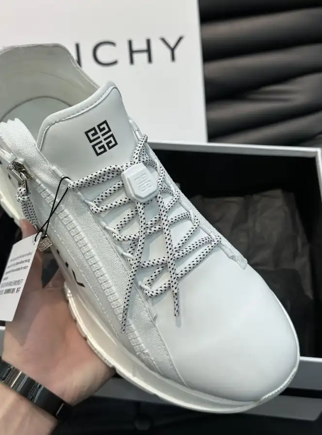 hype Givenchy Sneakers