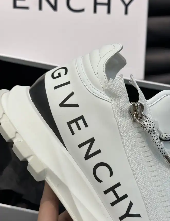 hype Givenchy Sneakers