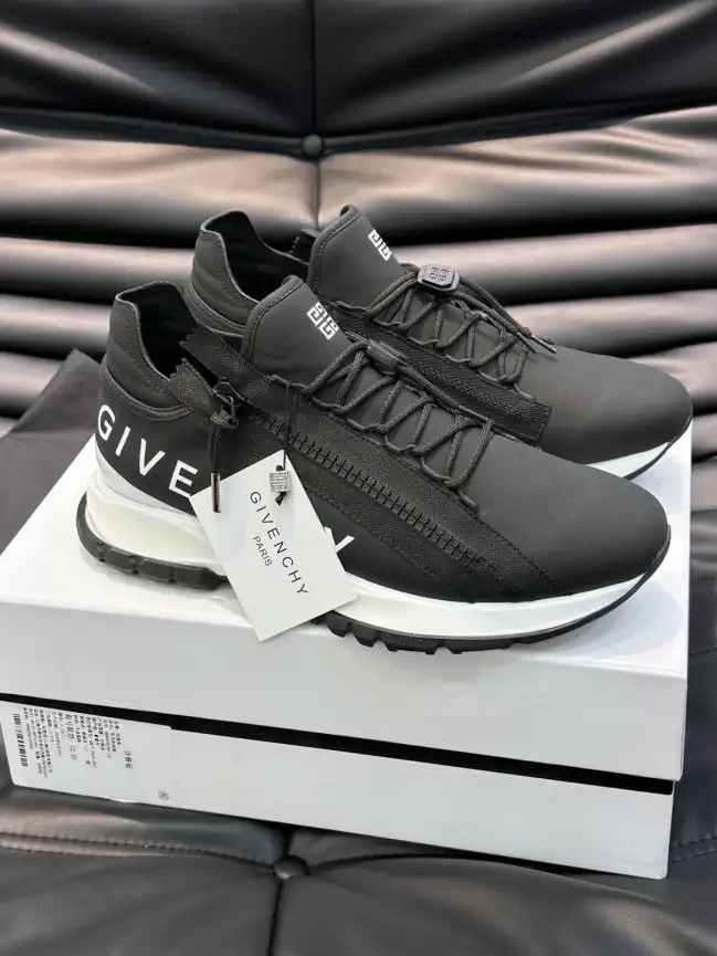 hype Givenchy Sneakers