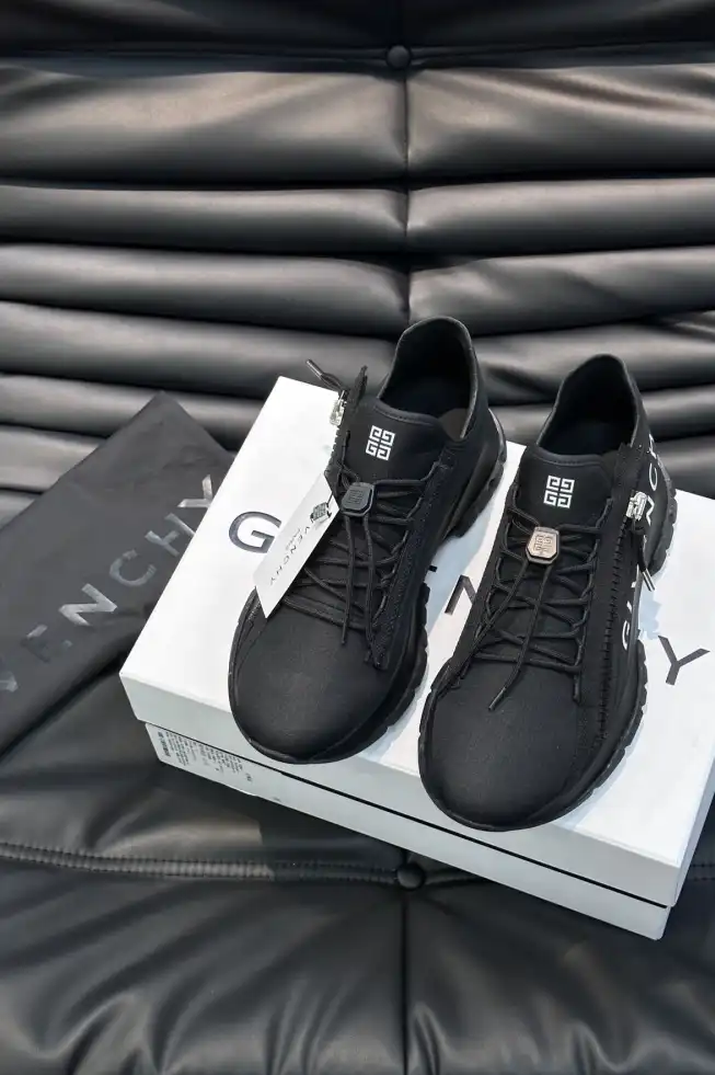 hype Givenchy Sneakers