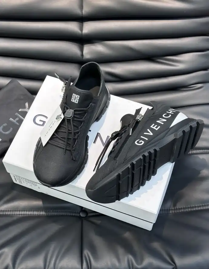 hype Givenchy Sneakers