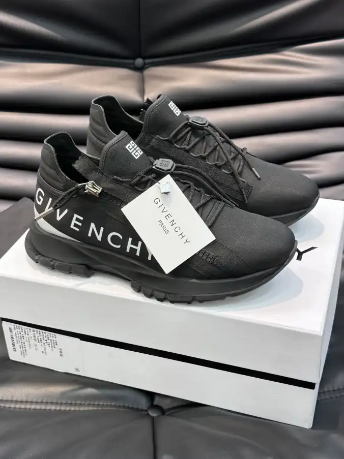 hype Givenchy Sneakers