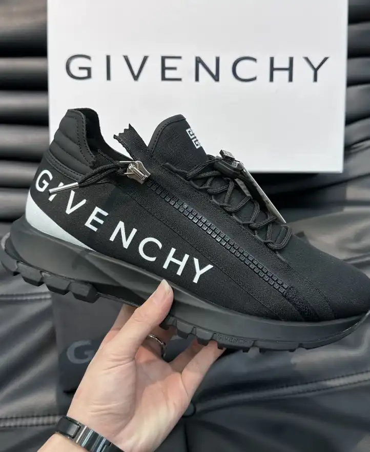 hype Givenchy Sneakers