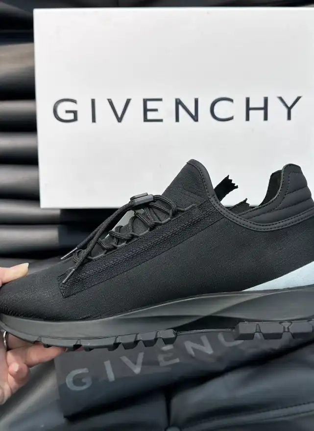 hype Givenchy Sneakers