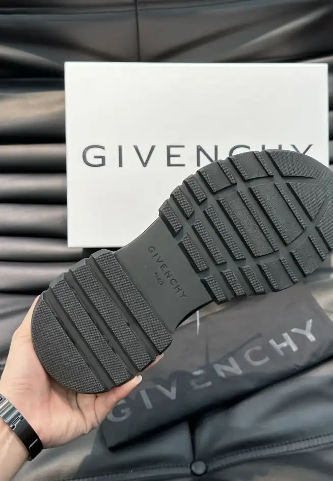 hype Givenchy Sneakers