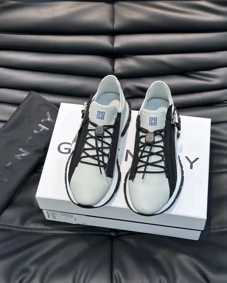 hype Givenchy Sneakers