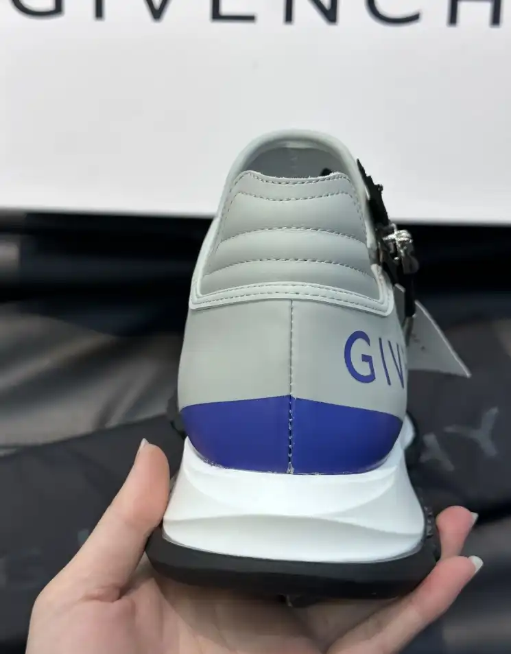 hype Givenchy Sneakers