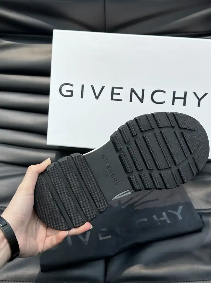 hype Givenchy Sneakers