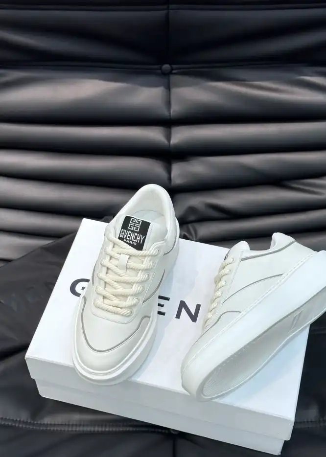 hype Givenchy Sneakers