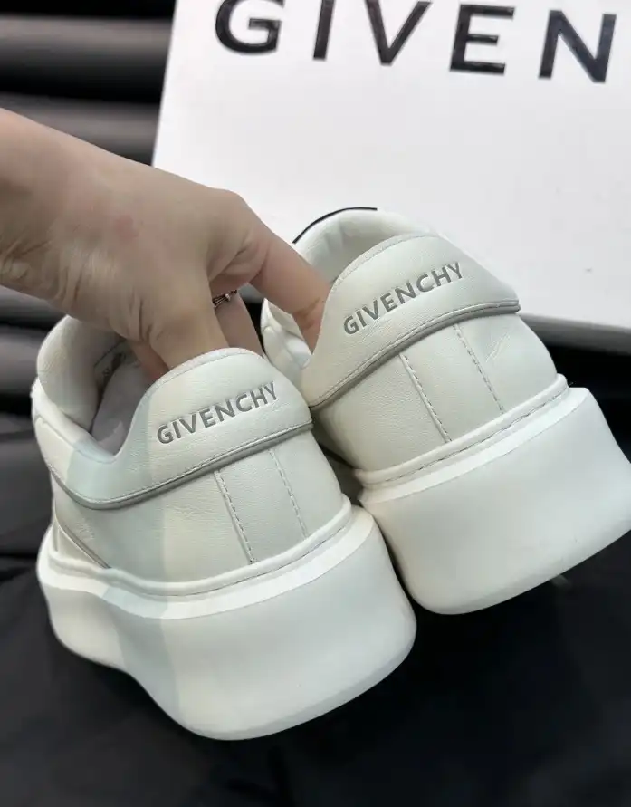 hype Givenchy Sneakers