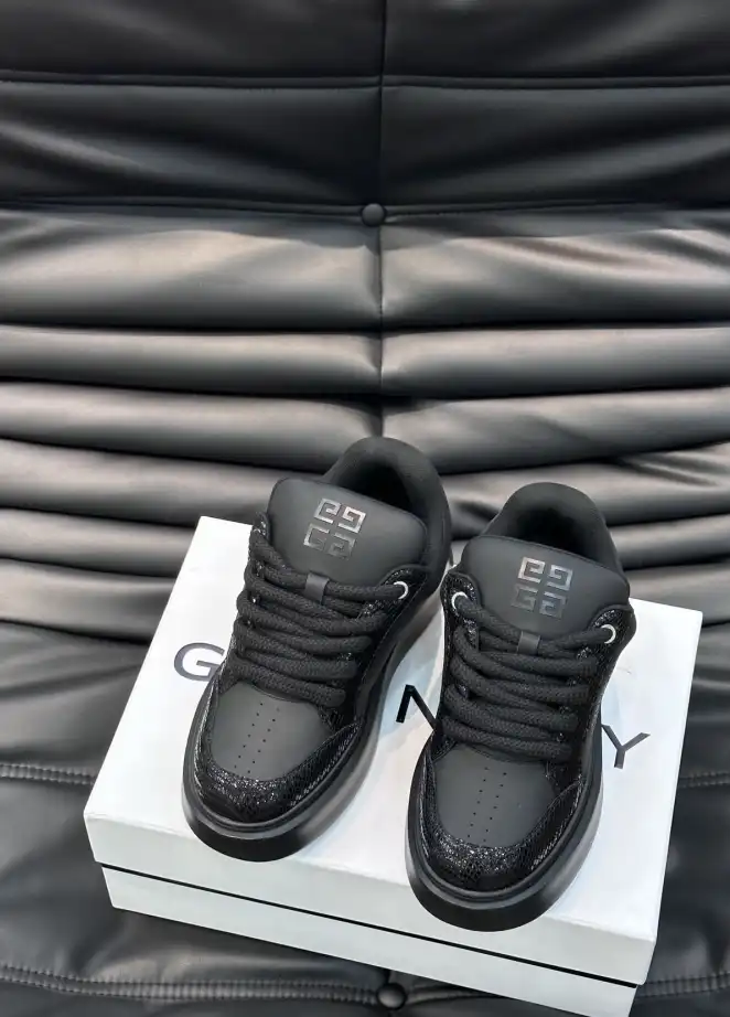 hype Givenchy Sneakers