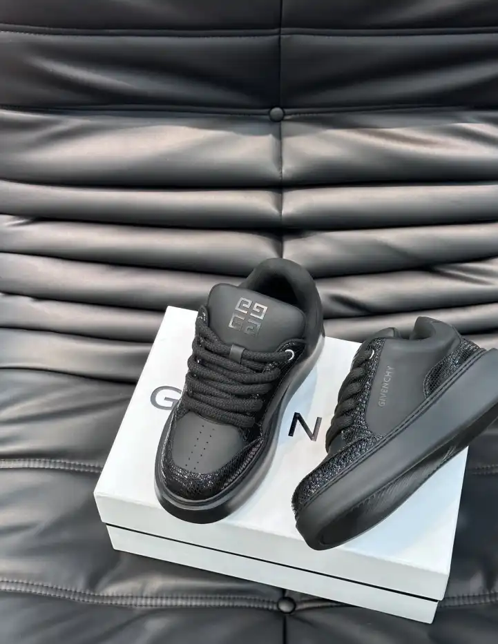 hype Givenchy Sneakers