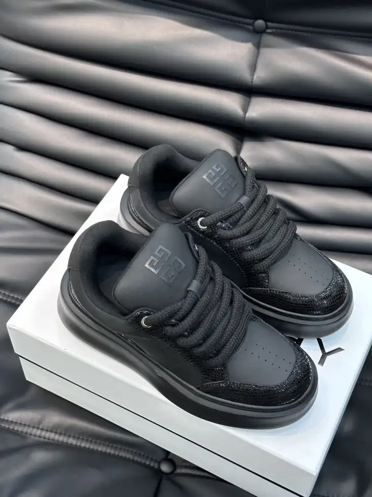 hype Givenchy Sneakers