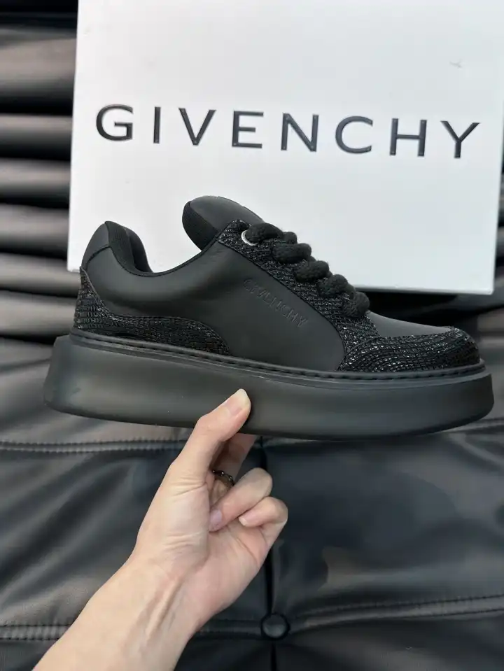 hype Givenchy Sneakers