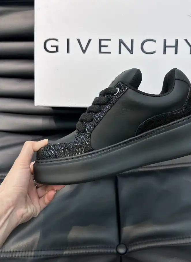 hype Givenchy Sneakers