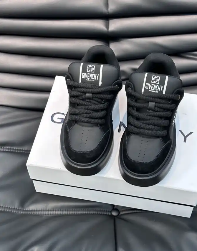 hype Givenchy Sneakers