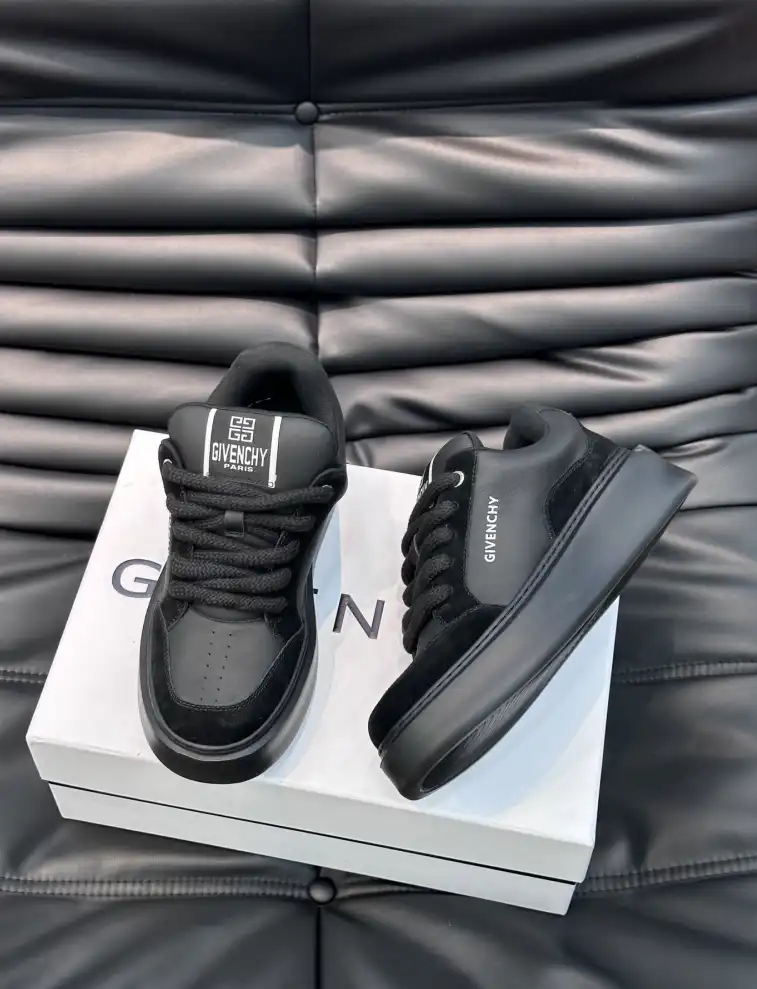 hype Givenchy Sneakers