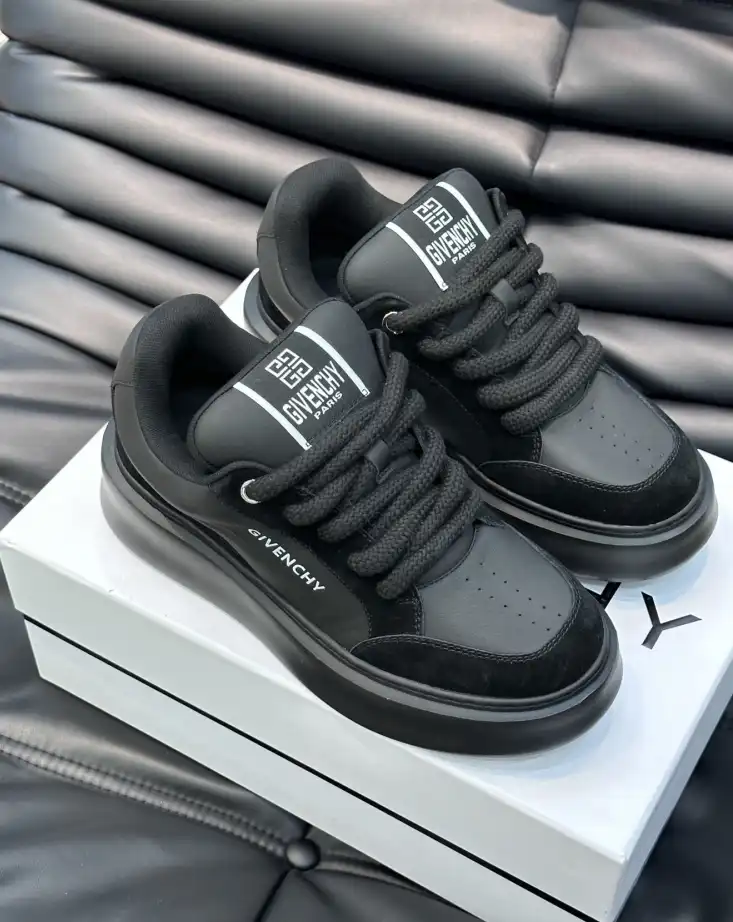 hype Givenchy Sneakers