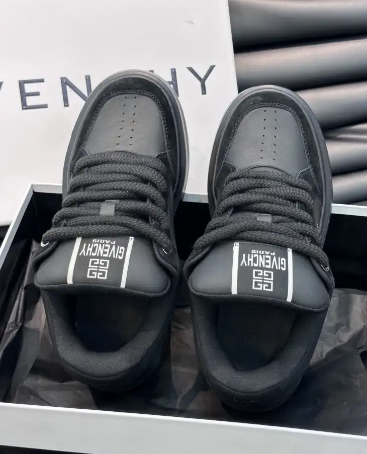 hype Givenchy Sneakers