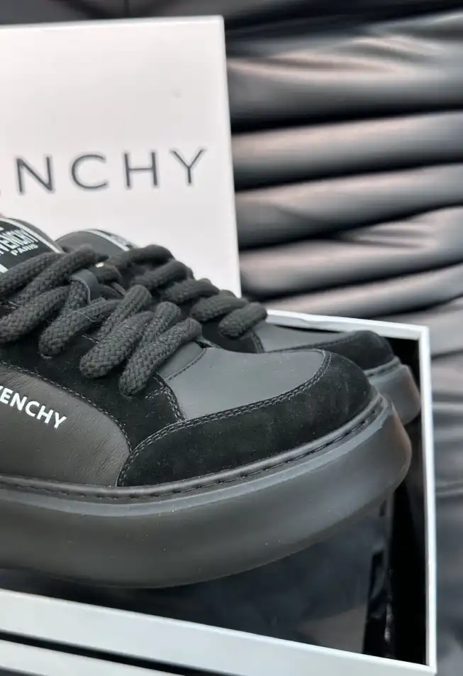 hype Givenchy Sneakers