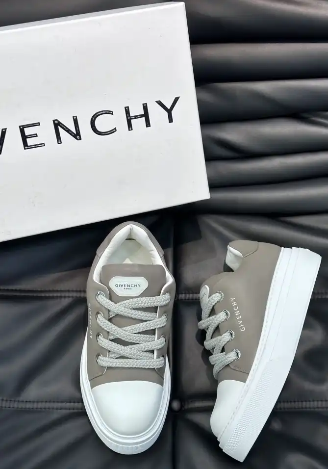 hype Givenchy Sneakers