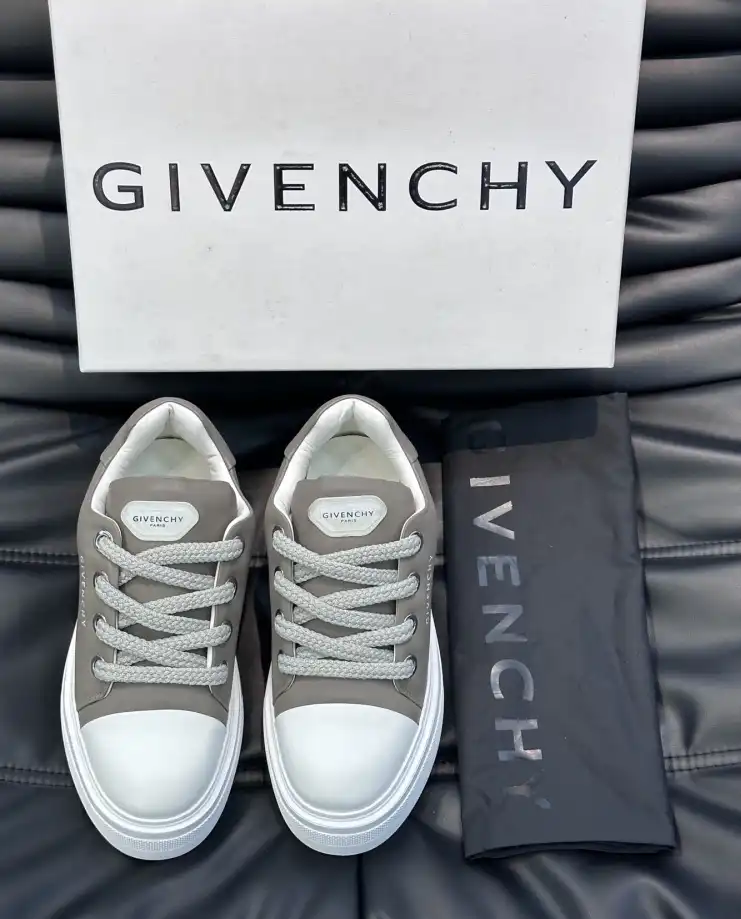 hype Givenchy Sneakers