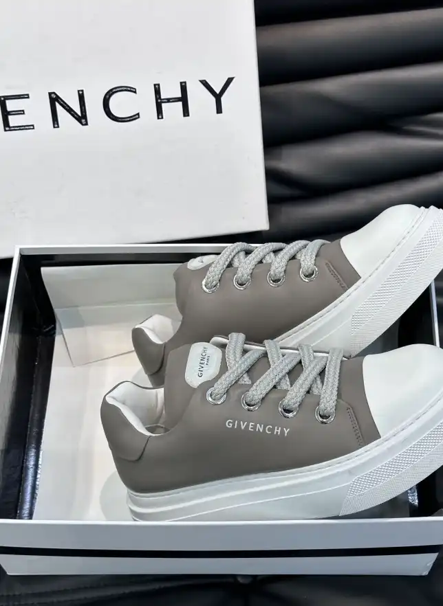 hype Givenchy Sneakers