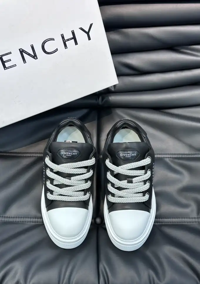 hype Givenchy Sneakers