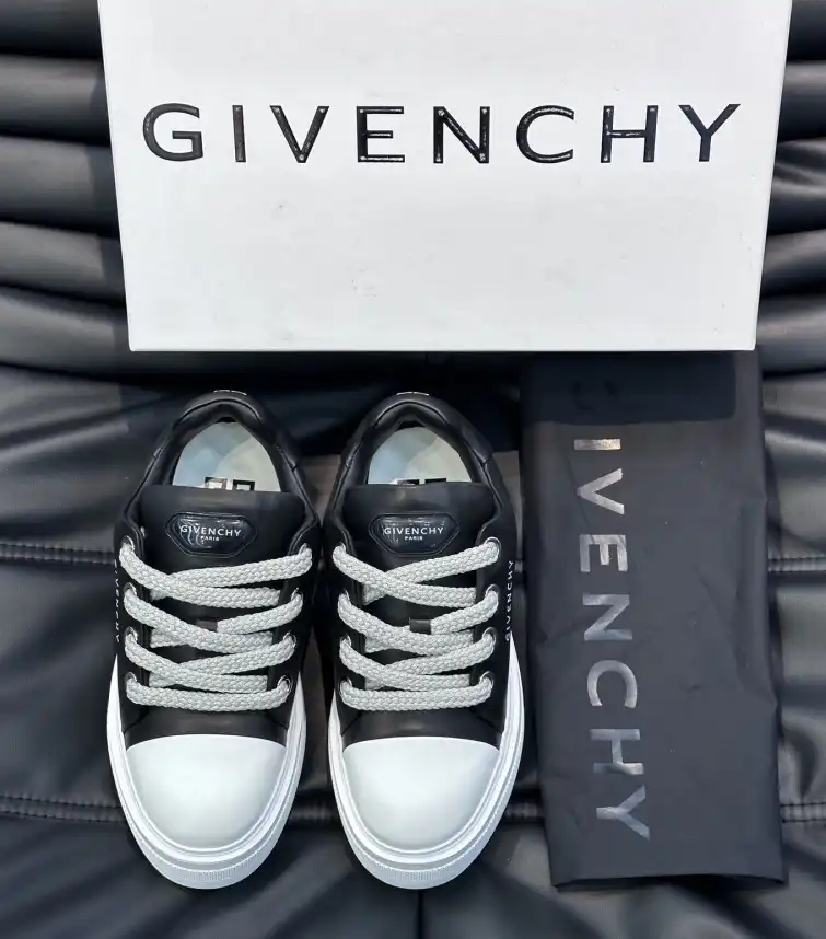 hype Givenchy Sneakers