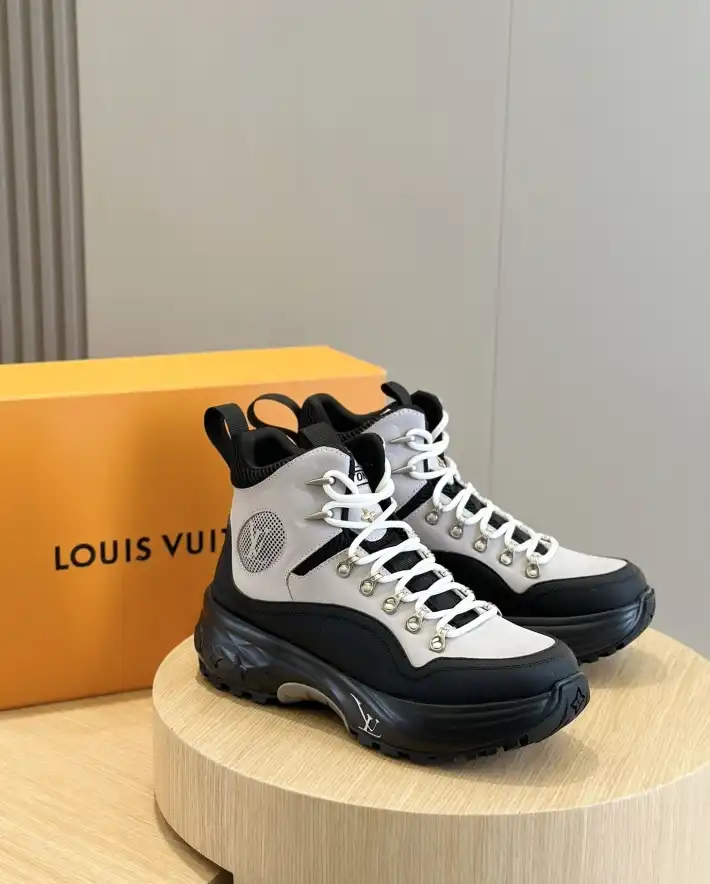 hype Louis Vuitton Sneakers