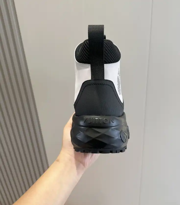 hype Louis Vuitton Sneakers