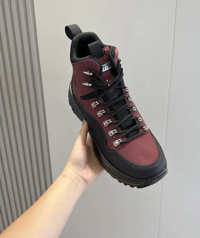 hype Louis Vuitton Sneakers