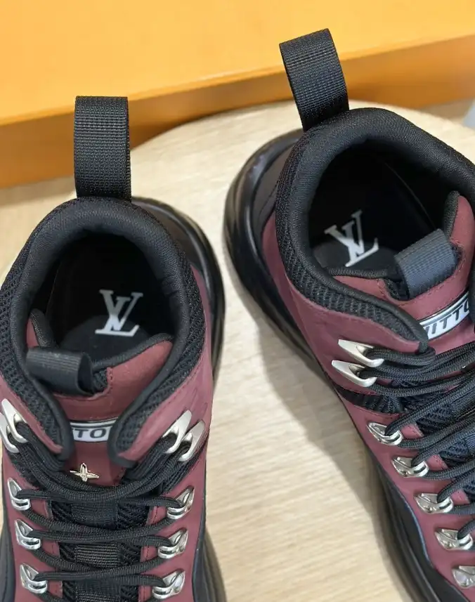 hype Louis Vuitton Sneakers