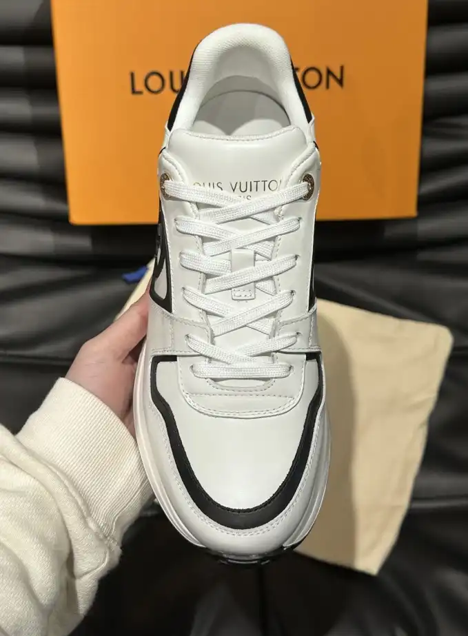 hype Louis Vuitton Sneakers