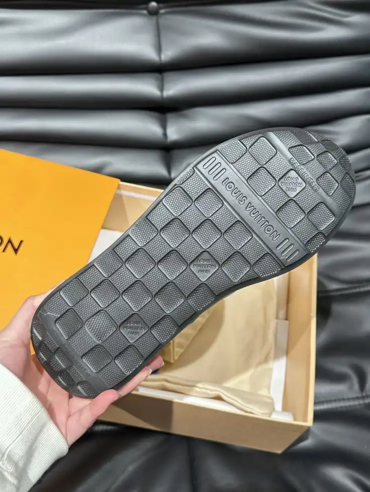 hype Louis Vuitton Sneakers