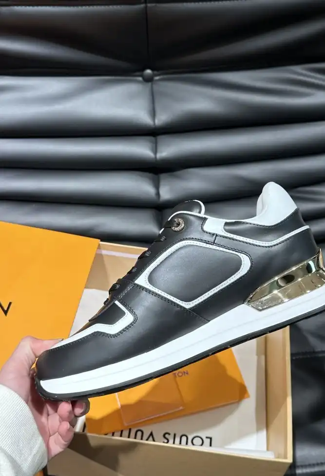 hype Louis Vuitton Sneakers