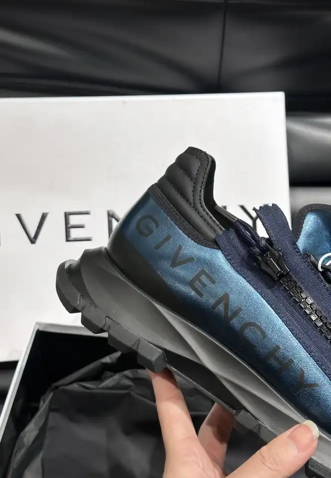 hype Givenchy Sneakers