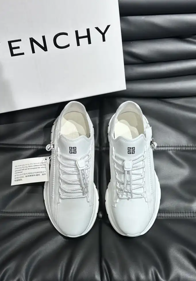 hype Givenchy Sneakers