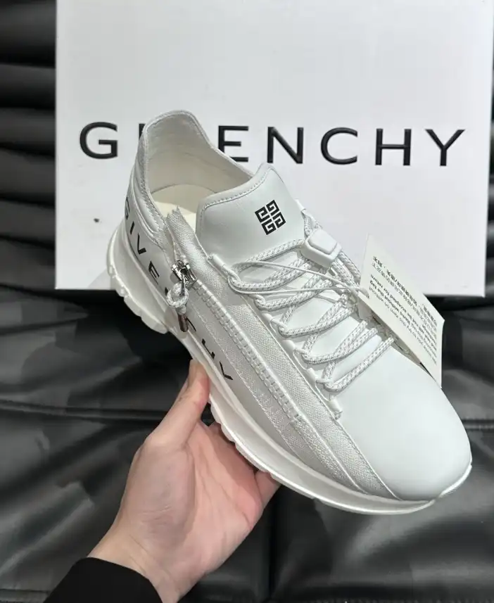 hype Givenchy Sneakers