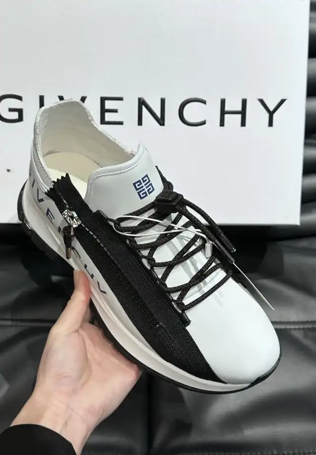 hype Givenchy Sneakers