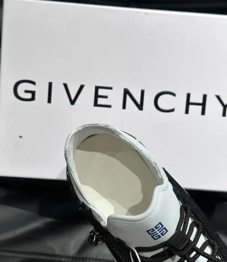 hype Givenchy Sneakers