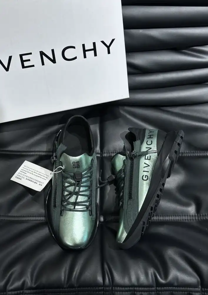 hype Givenchy Sneakers