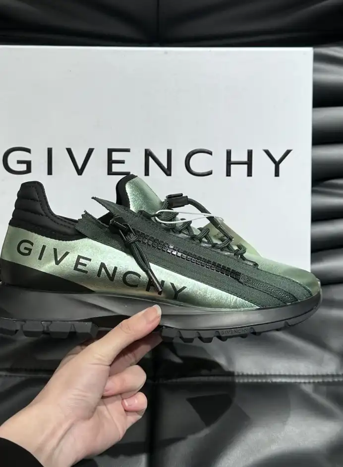 hype Givenchy Sneakers