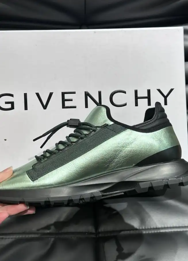 hype Givenchy Sneakers