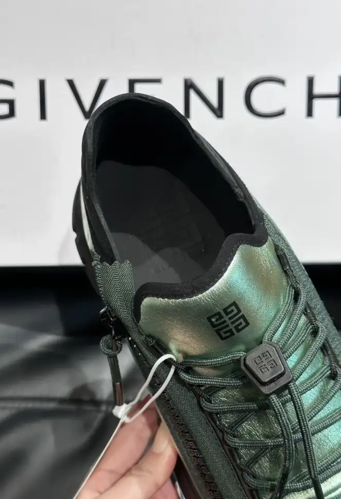 hype Givenchy Sneakers