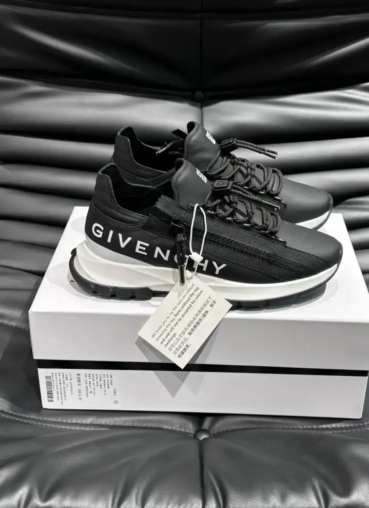 hype Givenchy Sneakers