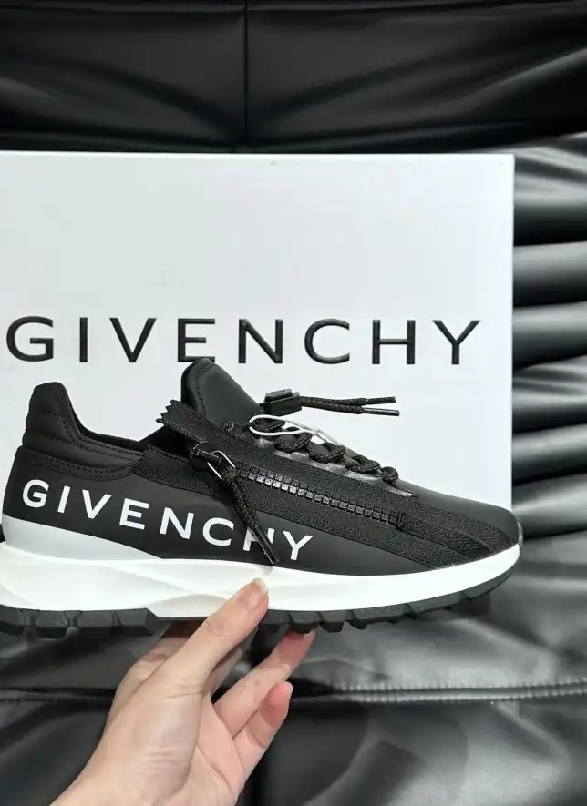 hype Givenchy Sneakers